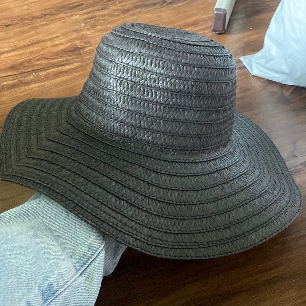 black floppy sun hat